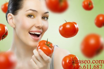 Cách trị vết sẹo thâm đơn giản chỉ cần cà chua